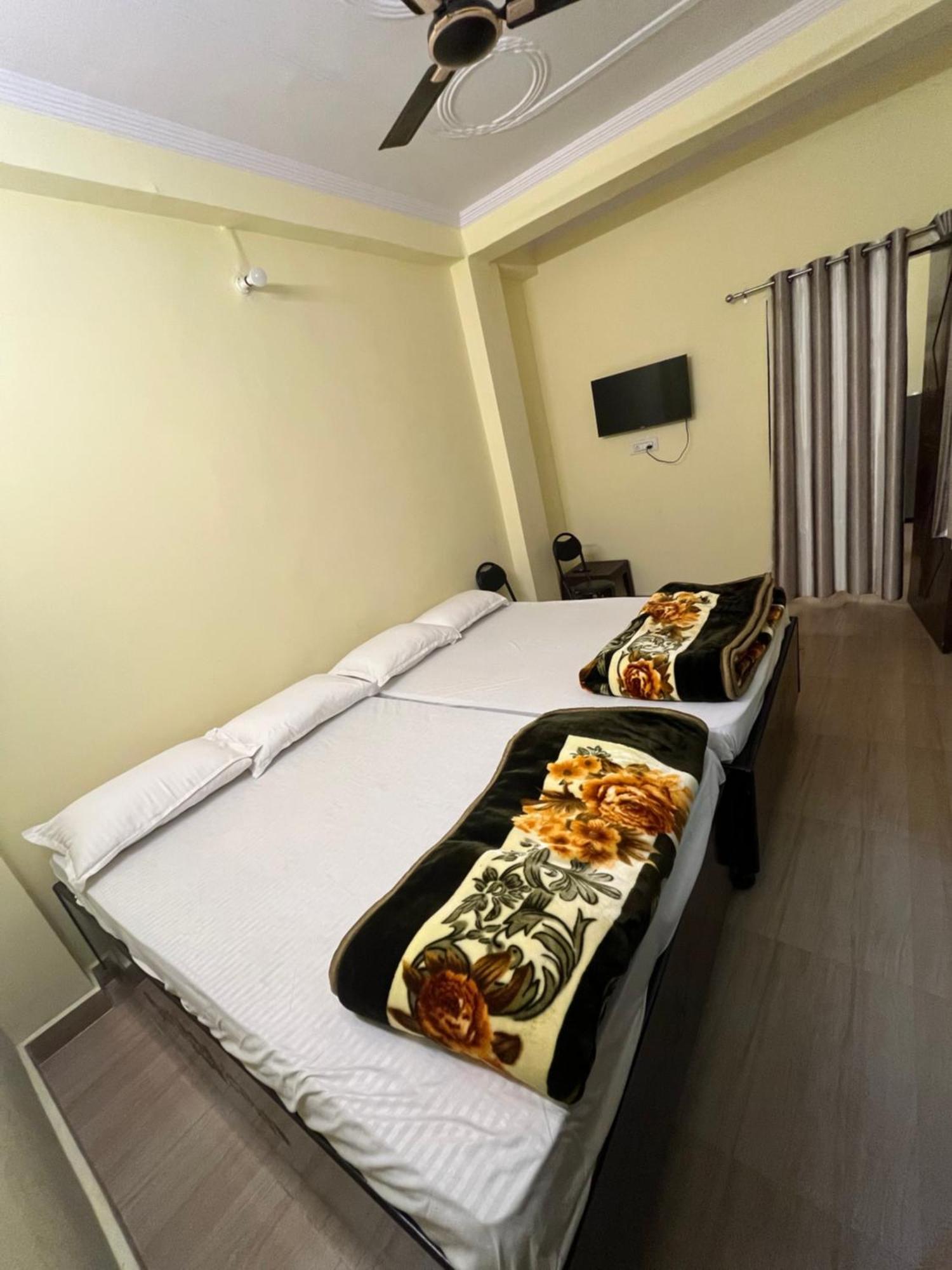 Incredible Banaras Inn Varanasi Exterior photo