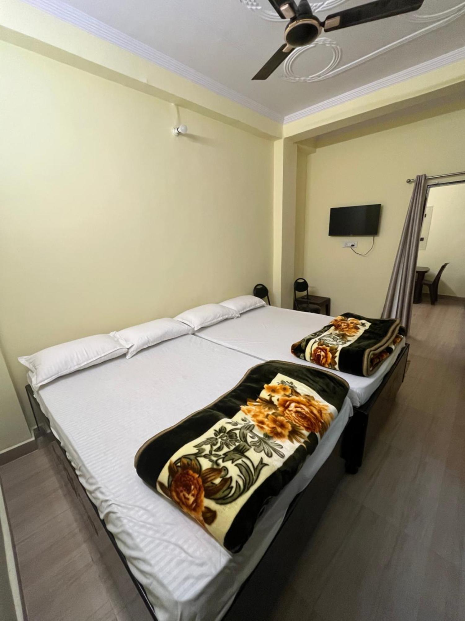 Incredible Banaras Inn Varanasi Exterior photo