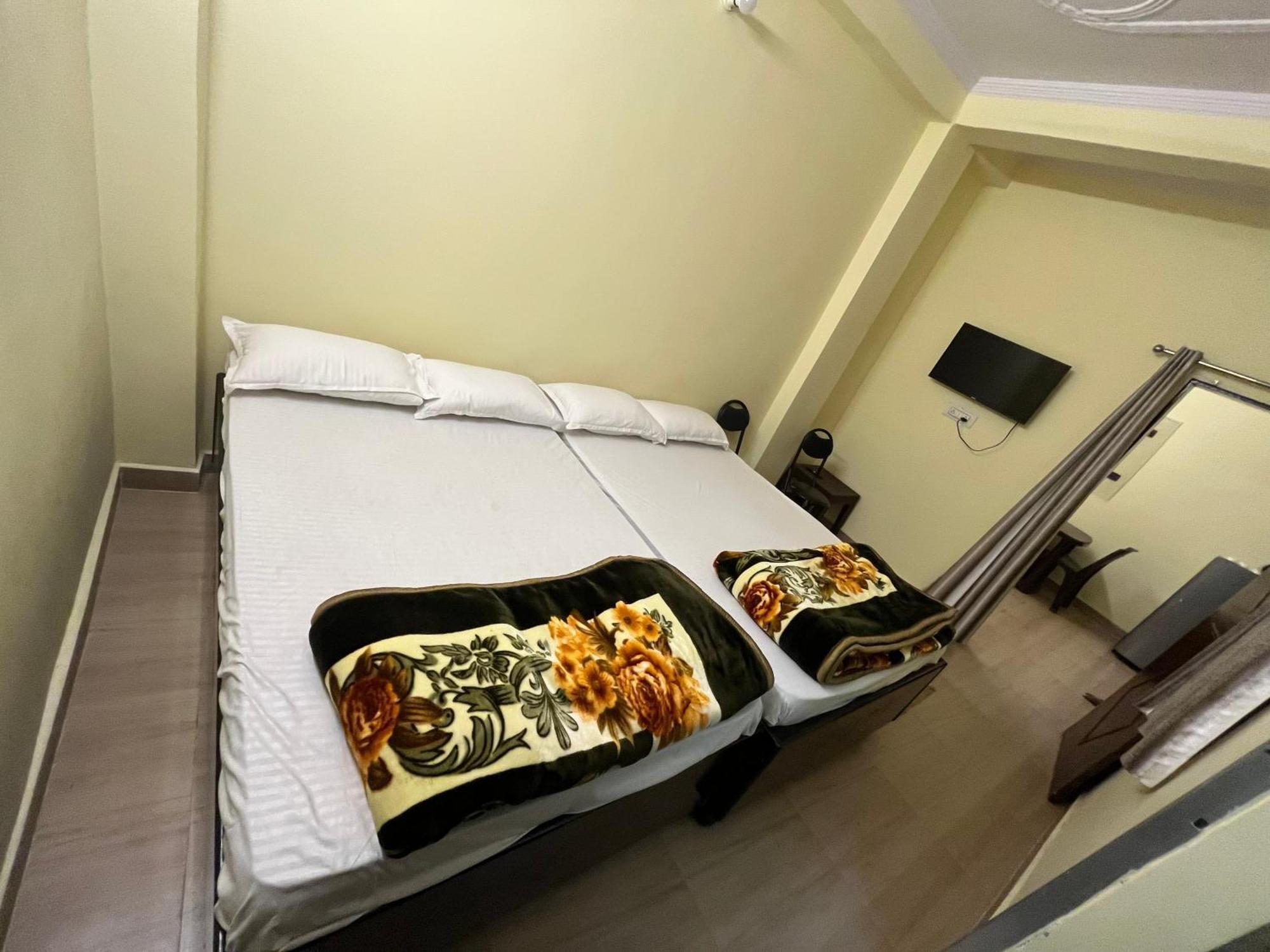 Incredible Banaras Inn Varanasi Exterior photo