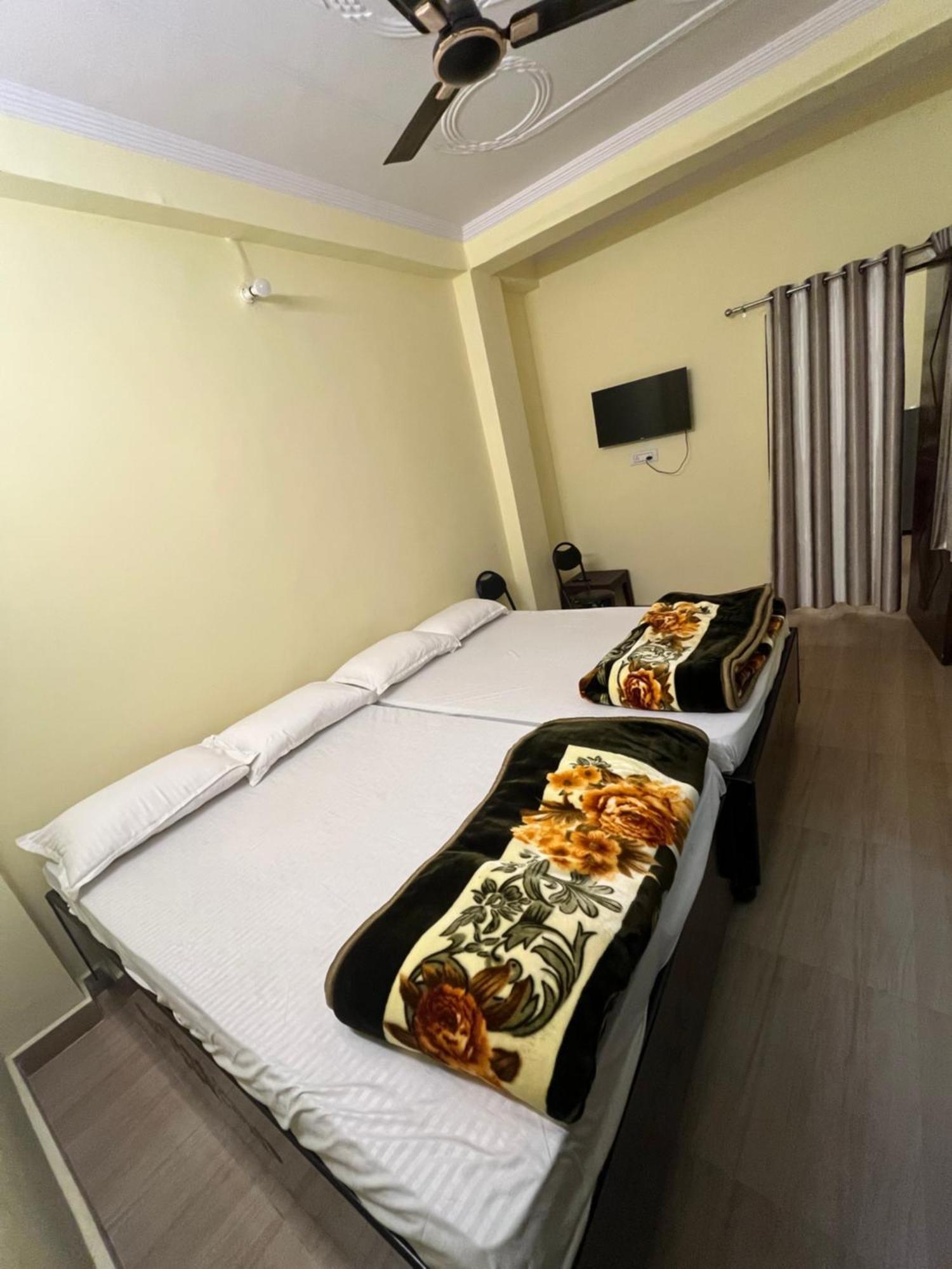 Incredible Banaras Inn Varanasi Exterior photo